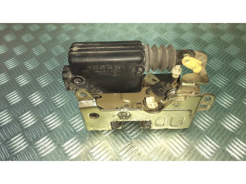 Recambio de cerradura puerta delantera derecha para dacia logan referencia OEM IAM 8200213917  