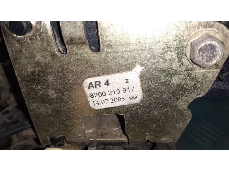 Recambio de cerradura puerta delantera derecha para dacia logan referencia OEM IAM 8200213917  