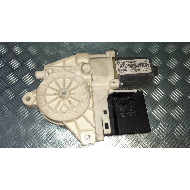 Recambio de motor elevalunas trasero izquierdo para renault megane iii berlina 5 p referencia OEM IAM 0130822330 827310185R 
