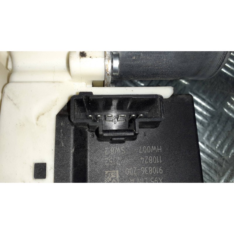 Recambio de motor elevalunas trasero izquierdo para renault megane iii berlina 5 p referencia OEM IAM 0130822330 827310185R 