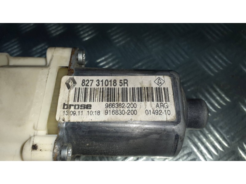 Recambio de motor elevalunas trasero izquierdo para renault megane iii berlina 5 p referencia OEM IAM 0130822330 827310185R 