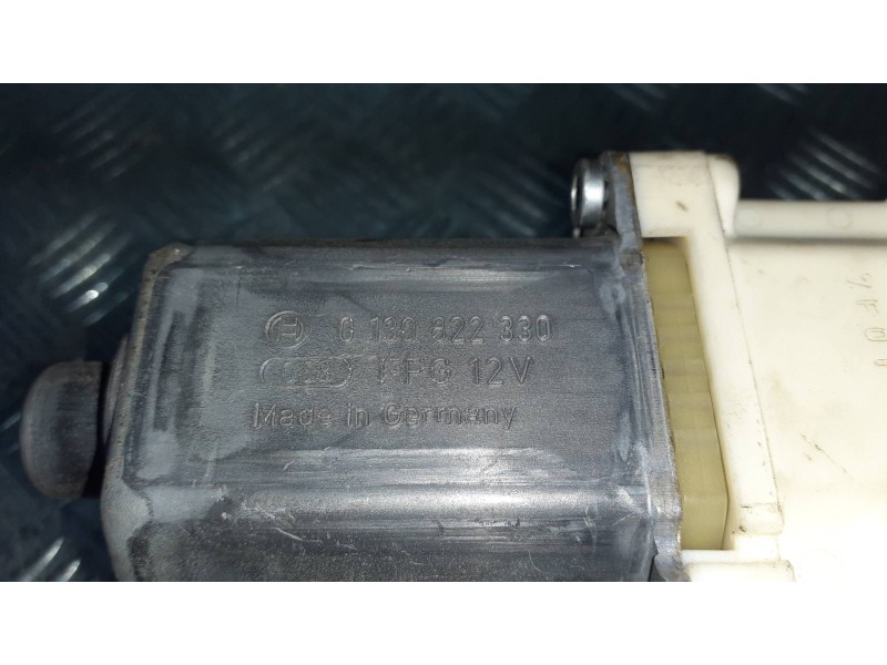 Recambio de motor elevalunas trasero izquierdo para renault megane iii berlina 5 p referencia OEM IAM 0130822330 827310185R 