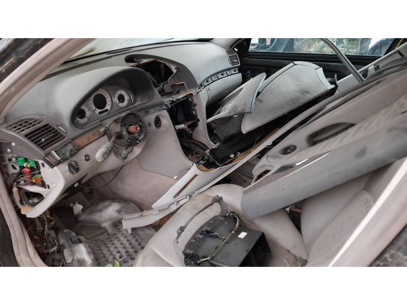 mercedes-benz clase e (w211) berlina del año 2005