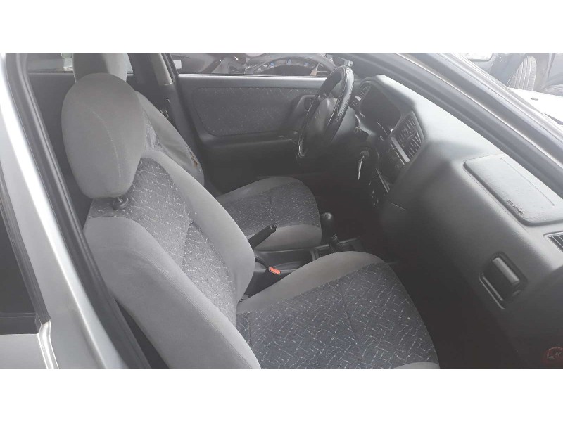 nissan primera berlina (p11) del año 1997