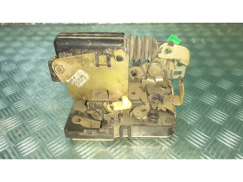 Recambio de cerradura puerta delantera izquierda para dacia logan referencia OEM IAM 200290961  