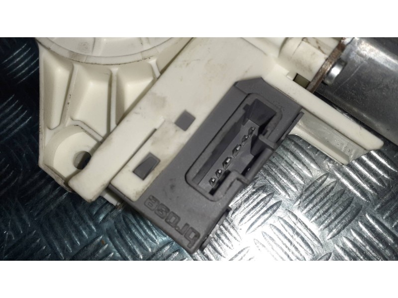 Recambio de motor elevalunas trasero derecho para peugeot 407 referencia OEM IAM 0130822200 994650102 