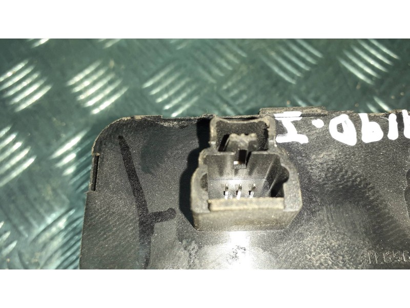 Recambio de mando elevalunas delantero izquierdo para citroen c5 break referencia OEM IAM 532697045 532697001 