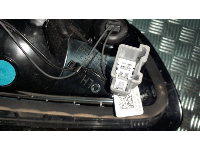 Recambio de piloto trasero izquierdo interior para ford puma referencia OEM IAM L1TB13A603AB  3 PINES