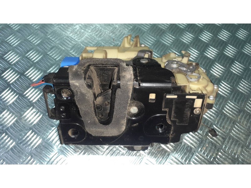 Recambio de cerradura puerta delantera derecha para volkswagen polo (9n3) referencia OEM IAM 3B1837016CC CONECTOR 8 PINES ELECTR