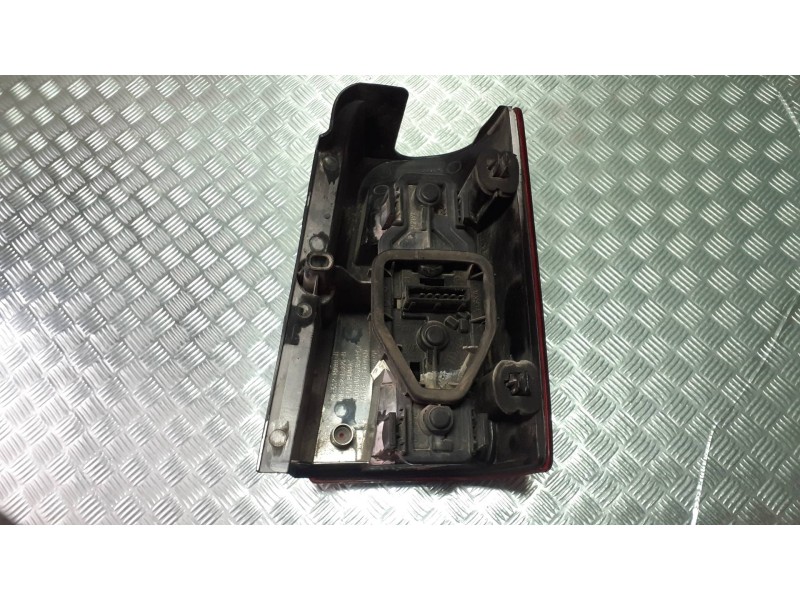 Recambio de piloto trasero izquierdo para citroen berlingo referencia OEM IAM 085521909LB  6 PINES