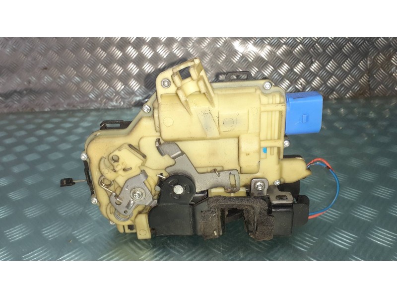 Recambio de cerradura puerta delantera izquierda para volkswagen polo (9n3) referencia OEM IAM 15AQC3B1837015AQ 837015AQ 9919903