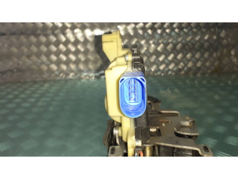 Recambio de cerradura puerta delantera izquierda para volkswagen polo (9n3) referencia OEM IAM 15AQC3B1837015AQ 837015AQ 9919903