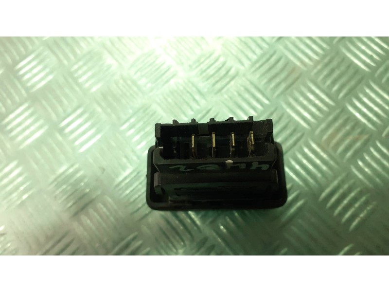 Recambio de interruptor para dacia logan referencia OEM IAM 399387 055505153 