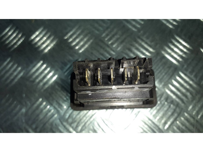 Recambio de mando bloqueo puertas para dacia logan referencia OEM IAM 213517 110205176 