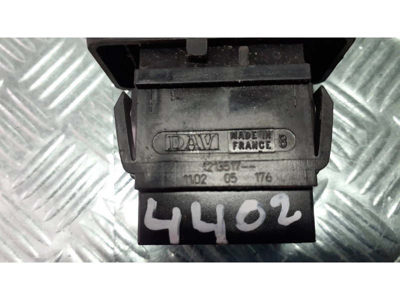 Recambio de mando bloqueo puertas para dacia logan referencia OEM IAM 213517 110205176 