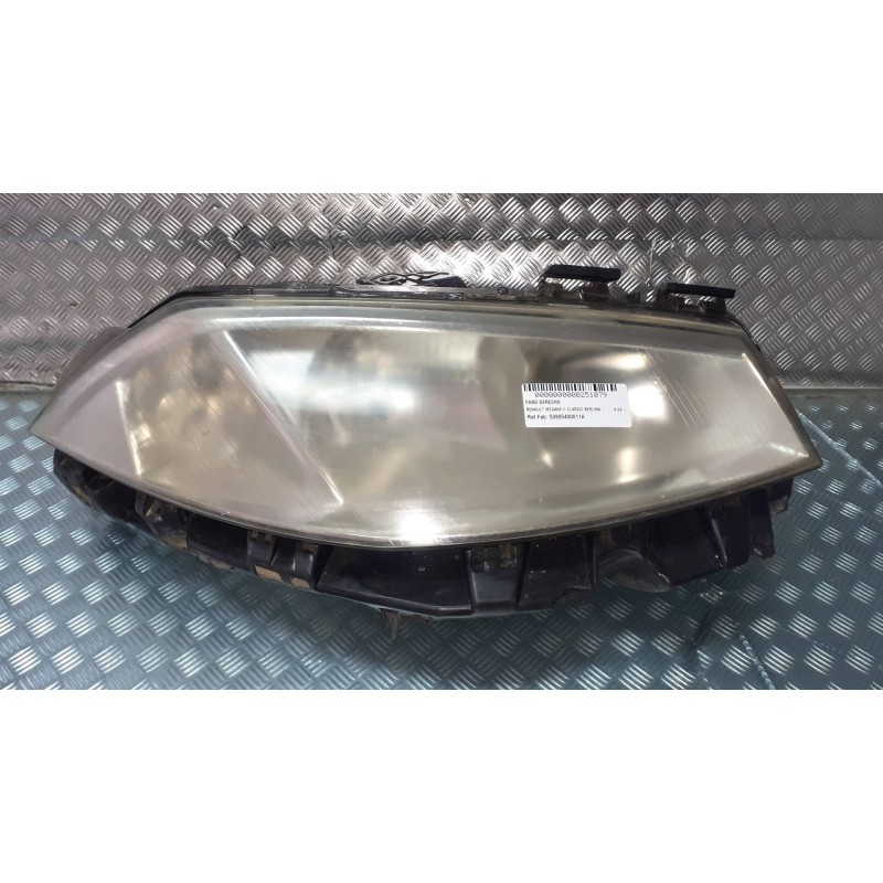 Recambio de faro derecho para renault megane ii classic berlina referencia OEM IAM 53995400011A 04HCR 