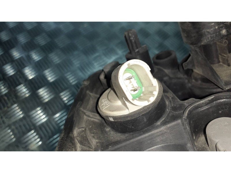 Recambio de faro izquierdo para dacia logan referencia OEM IAM 8200211005 89029771 