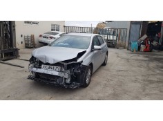 toyota auris del año 2014 2