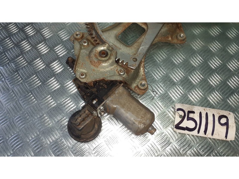 Recambio de elevalunas delantero derecho para toyota rav 4 (a3) referencia OEM IAM 8571035180 2621002330 CON MOTOR