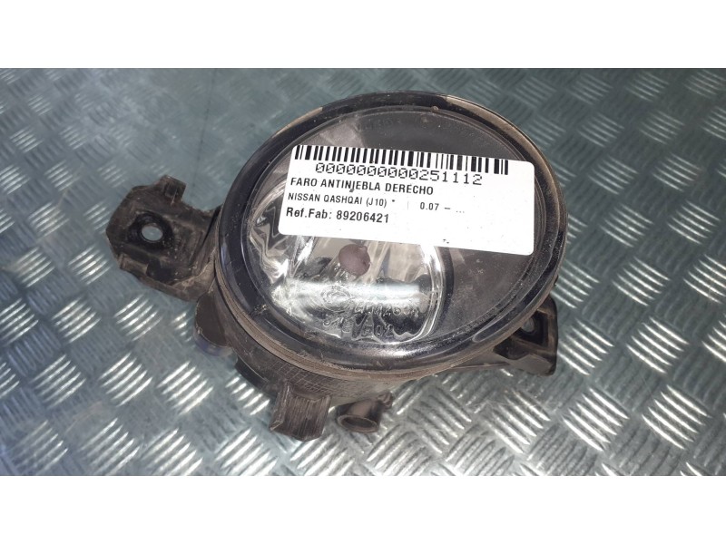 Recambio de faro antiniebla derecho para nissan qashqai (j10) referencia OEM IAM 89206421 261508990A 