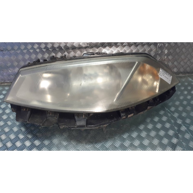 Recambio de faro izquierdo para renault megane ii classic berlina referencia OEM IAM   