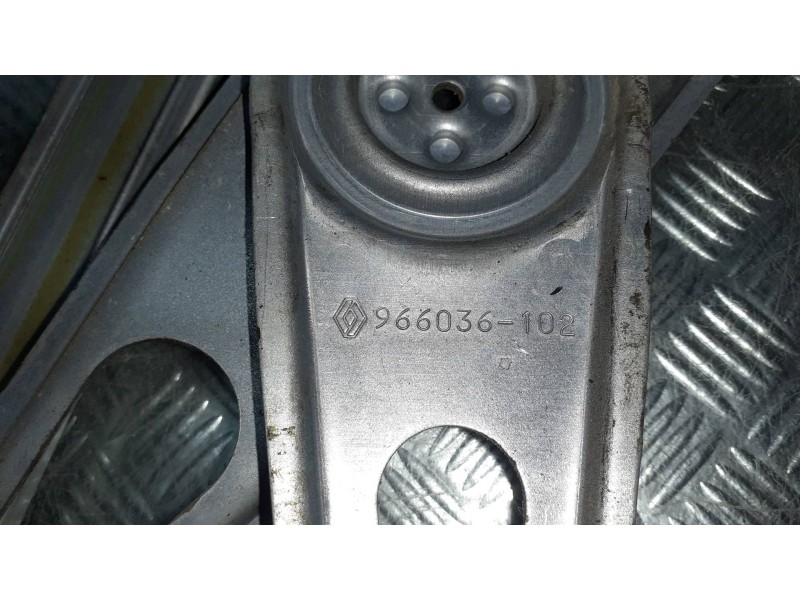 Recambio de elevalunas delantero izquierdo para renault megane iii berlina 5 p referencia OEM IAM 9102851102 966036102 MANUAL