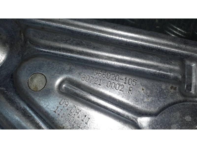 Recambio de elevalunas delantero izquierdo para renault megane iii berlina 5 p referencia OEM IAM 9102851102 966036102 MANUAL