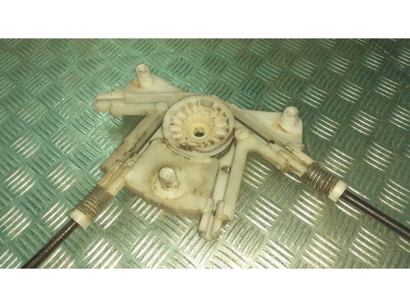 Recambio de elevalunas delantero izquierdo para peugeot 407 referencia OEM IAM 9644893580AVG 994326102 SIN MOTOR