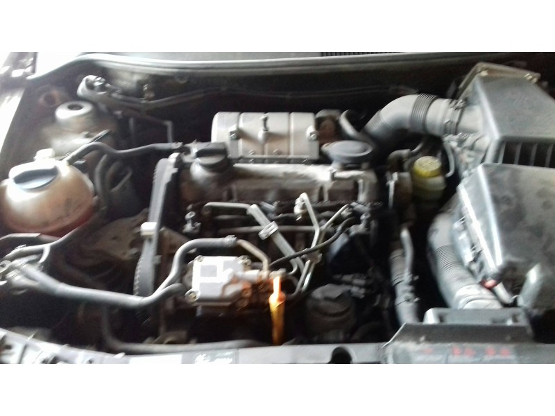 seat ibiza (6l1) del año 2004