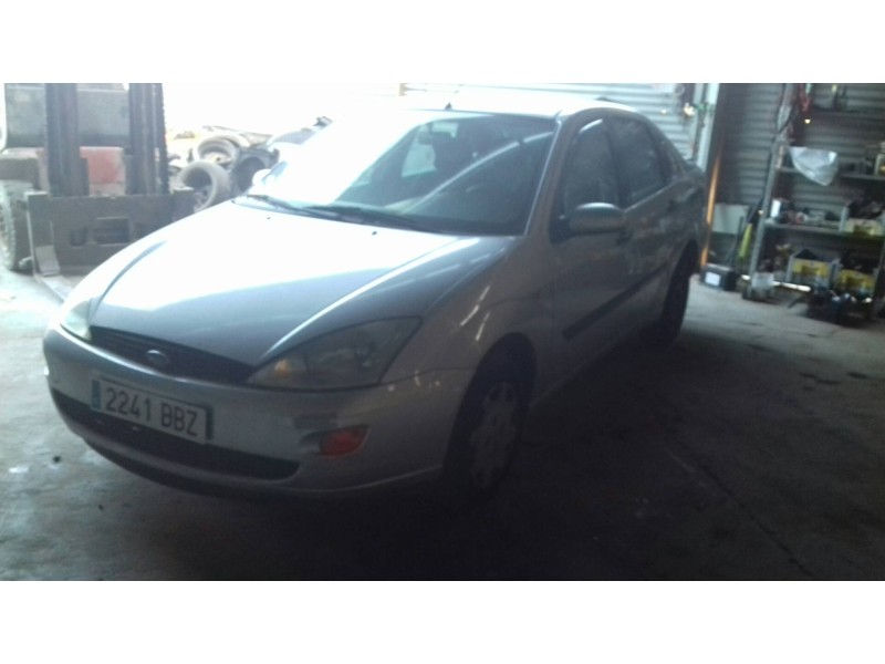 ford focus berlina (cak) del año 2000