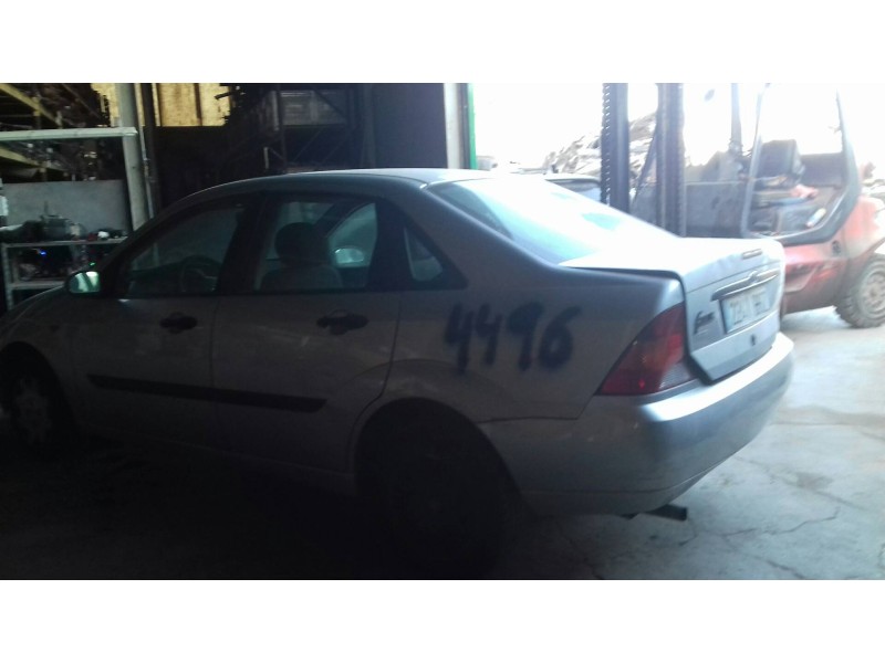 ford focus berlina (cak) del año 2000