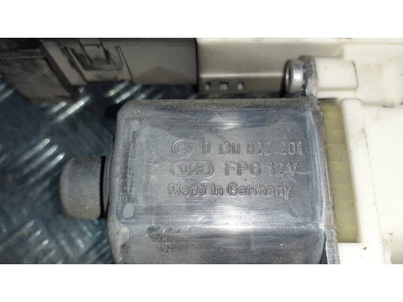 Recambio de motor elevalunas delantero derecho para peugeot 407 referencia OEM IAM 0130822201 1137328127 994421104