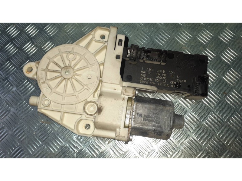 Recambio de motor elevalunas delantero derecho para peugeot 407 referencia OEM IAM 0130822201 1137328127 994421104