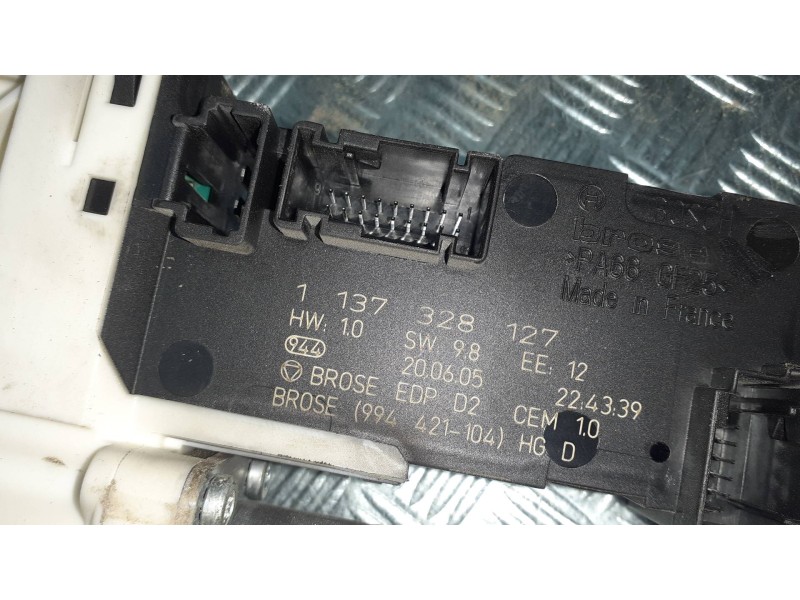 Recambio de motor elevalunas delantero derecho para peugeot 407 referencia OEM IAM 0130822201 1137328127 994421104