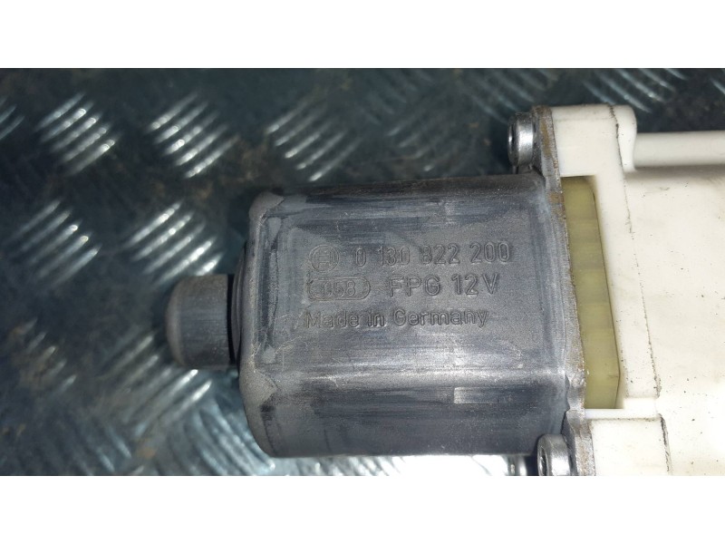 Recambio de motor elevalunas trasero derecho para peugeot 407 referencia OEM IAM 994650102 0130822200 