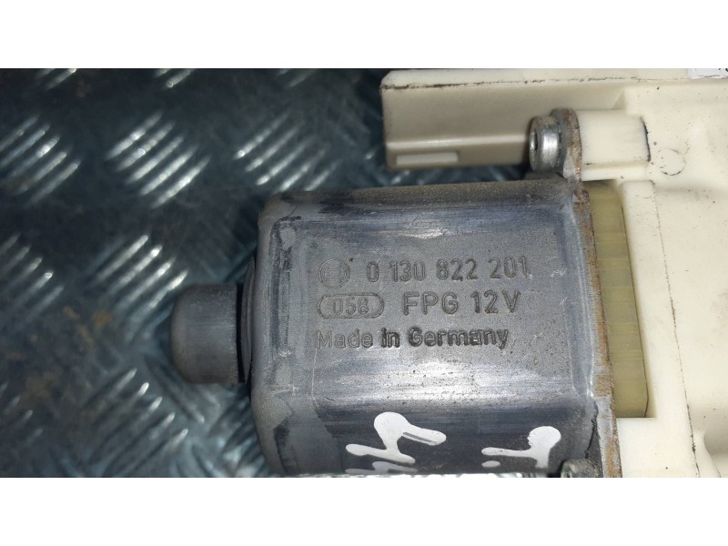 Recambio de motor elevalunas trasero izquierdo para peugeot 407 referencia OEM IAM 0130822201 994651102 