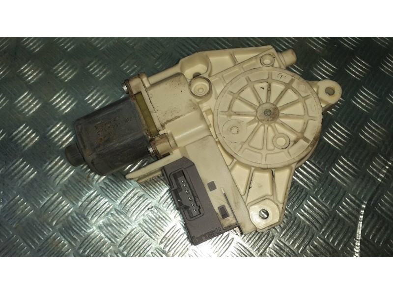 Recambio de motor elevalunas trasero izquierdo para peugeot 407 referencia OEM IAM 0130822201 994651102 