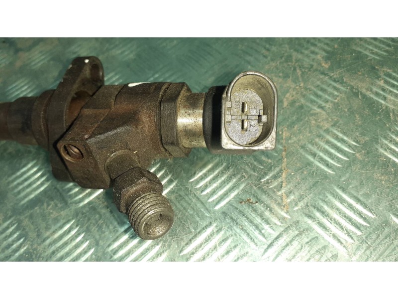 Recambio de inyector para peugeot 407 referencia OEM IAM 9657144580 EG1740898 