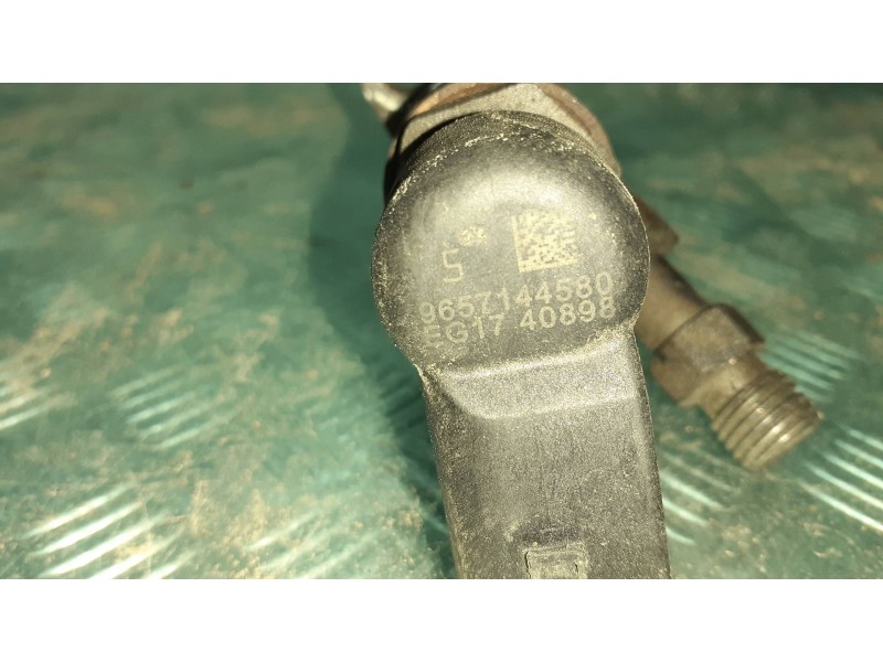 Recambio de inyector para peugeot 407 referencia OEM IAM 9657144580 EG1740898 