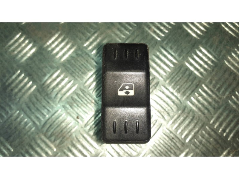 Recambio de mando elevalunas delantero derecho para dacia logan referencia OEM IAM 22681  