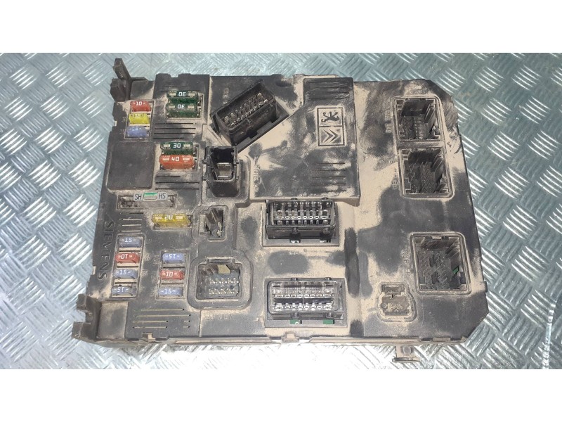 Recambio de caja reles / fusibles para peugeot partner (s2) referencia OEM IAM 9653667580 S118085320E 