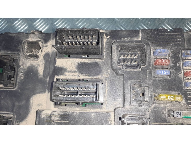 Recambio de caja reles / fusibles para peugeot partner (s2) referencia OEM IAM 9653667580 S118085320E 