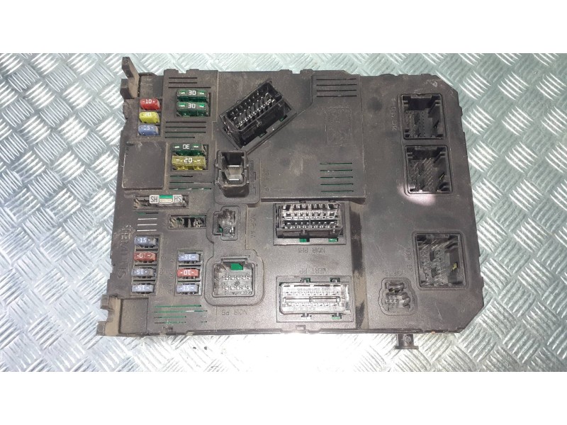 Recambio de caja reles / fusibles para peugeot 407 referencia OEM IAM 9655708380 S120104700L 