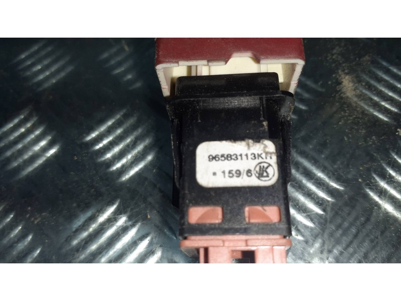 Recambio de warning para citroen berlingo cuadro referencia OEM IAM 96583113KA  3 PINES