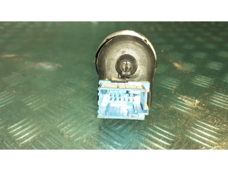 Recambio de mando retrovisor para citroen berlingo cuadro referencia OEM IAM 185526  11 PINES