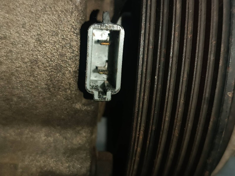 Recambio de compresor aire acondicionado para ford fiesta berlina referencia OEM IAM 96FW190629AE  