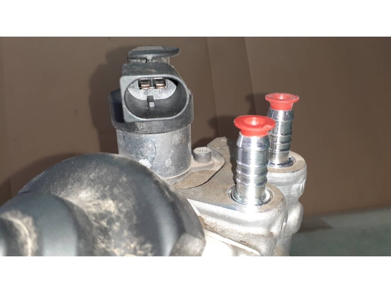 Recambio de bomba inyeccion para audi a4 ber. (b8) basis referencia OEM IAM 03L130755AC 0445010529 BOSCH