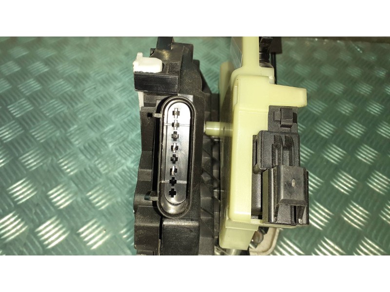 Recambio de cerradura maletero / porton para ford ecosport (cr6) referencia OEM IAM GN1A5426413BC 4021 4142