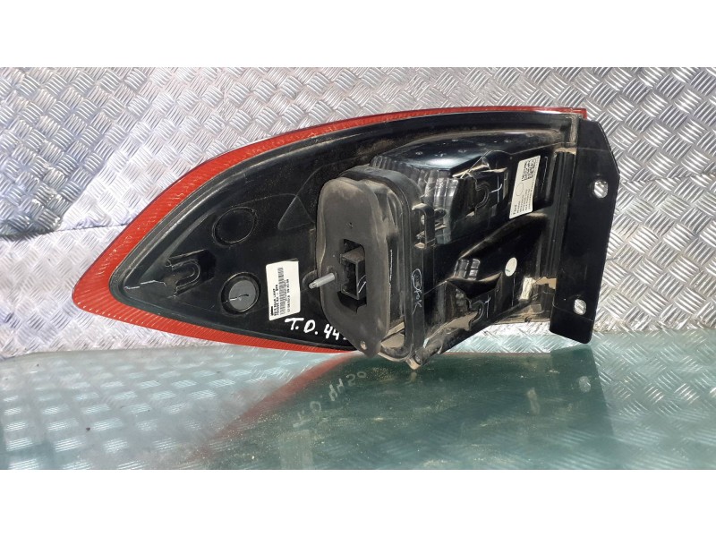 Recambio de piloto trasero derecho para ford ecosport (cr6) referencia OEM IAM 90104003 GN1513404DE 