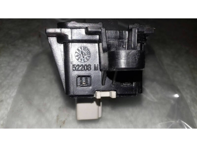 Recambio de mando multifuncion para renault captur xmod referencia OEM IAM 52208 3525 